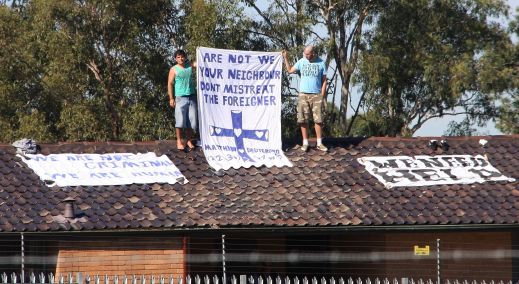 asylum_seekers_on_the_roof_of_villawood_immigration_detention_centre_2