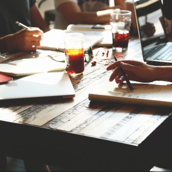 conference-learning-meeting-7095